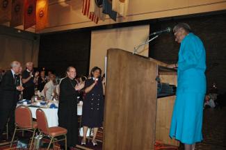 Bishop Barbara C. Harris receives ovation at ECM annual dinner2008