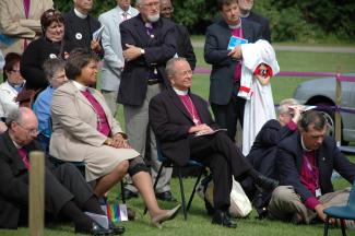 Bishops Gayle Harris and Gene Robinson attend GLBT Eucharist outside Lambeth