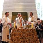 Boston-area Episcopalians gather for prayer, offer solace